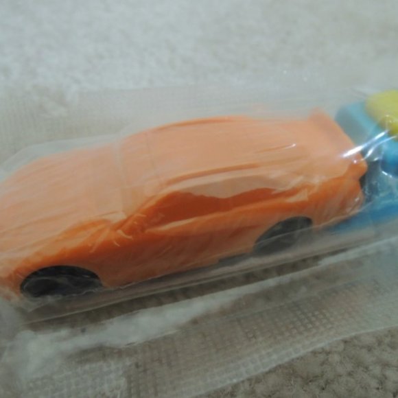 Zip Strip Racer Car Cereal Premium Rip N Zip Plastic Toy Car Collectible SEALED - Picture 1 of 6